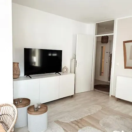 Zentrale + Dachterrasse 아파트 *